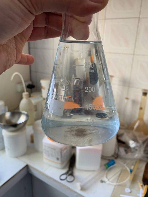 اسید فسفریک صنعتی شفاف در بشر آزمایشگاهی - تولید Chem Mineral